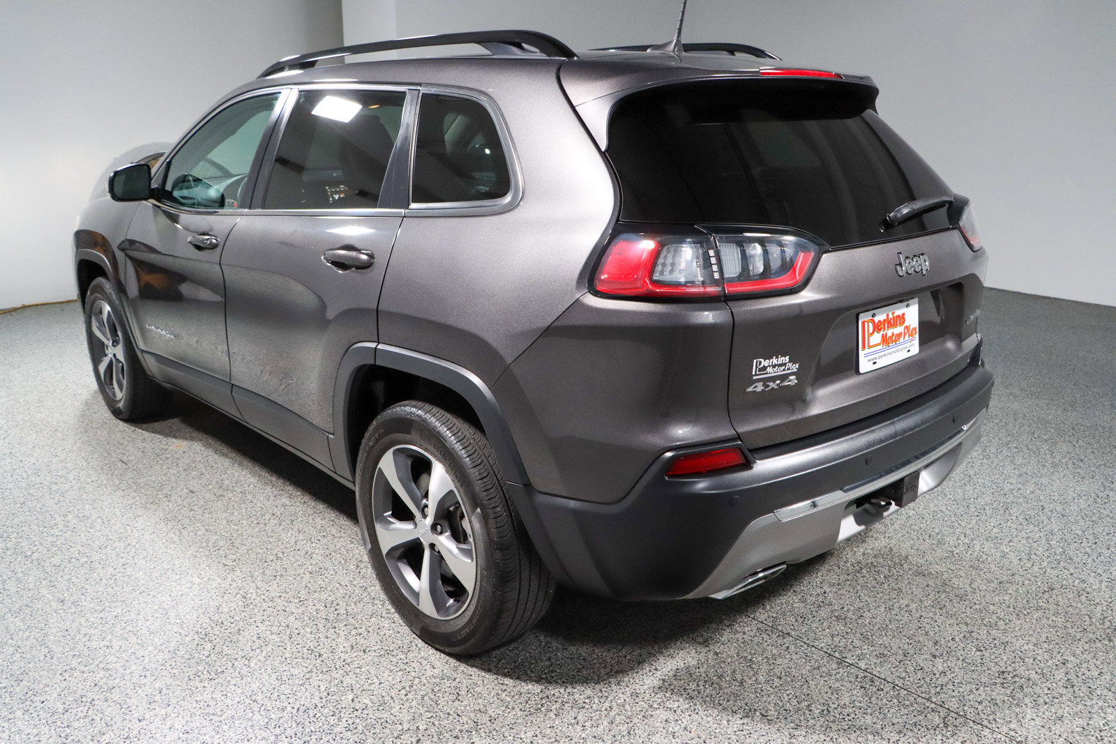 Used 2022 Jeep Cherokee Limited w/ Sun & Sound Group AWD/4WD image 9