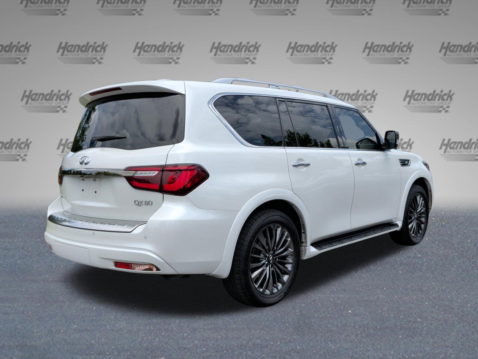 Used 2023 INFINITI QX80 Premium Select w/ Cargo Package AWD/4WD image 7
