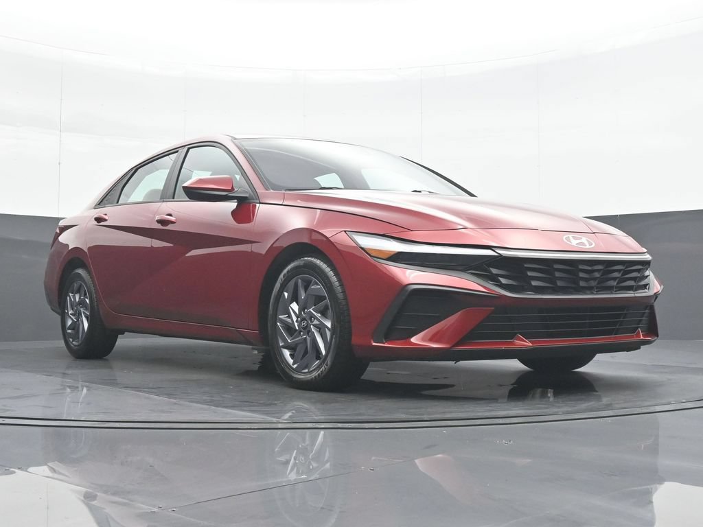 Used 2024 Hyundai Elantra SEL FWD image 33