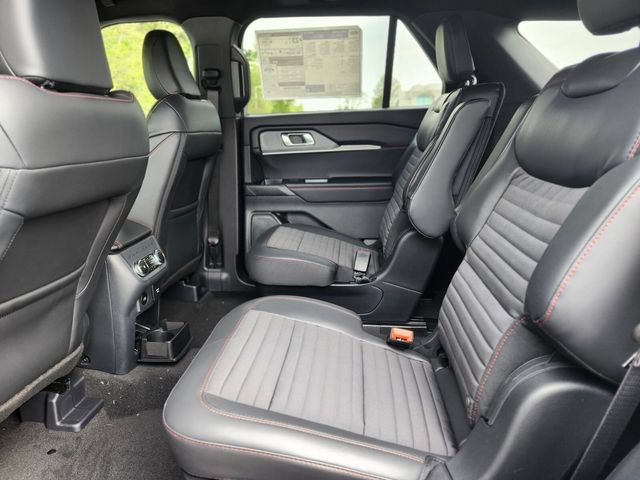 New 2026 Ford Explorer ST-Line w/ ST-Line Street Pack AWD/4WD image 16