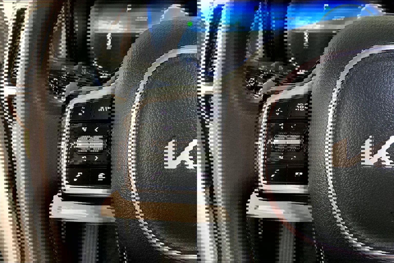 Used 2023 Kia Sorento SX Prestige w/ Panoramic Sunroof Package AWD/4WD image 18