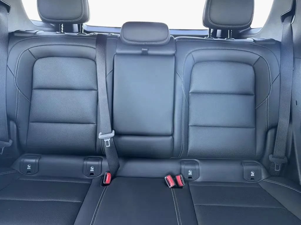 New 2026 GMC Terrain Elevation w/ Elevation Premium Package AWD/4WD image 18