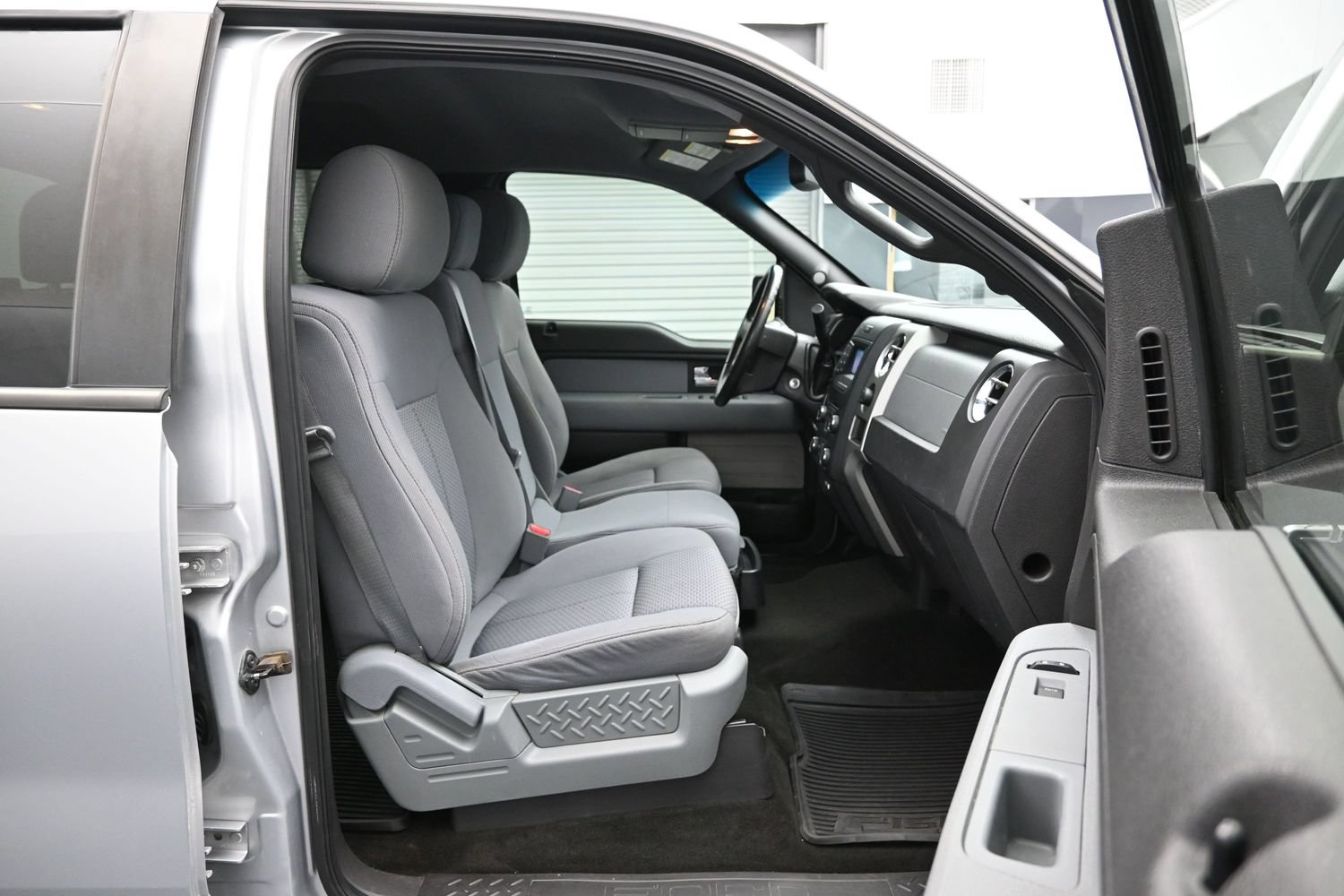 Used 2013 Ford F150 XLT w/ XLT Chrome Pkg RWD image 38