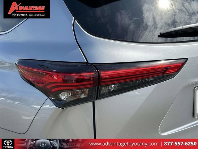 Used 2022 Toyota Highlander XLE image 10