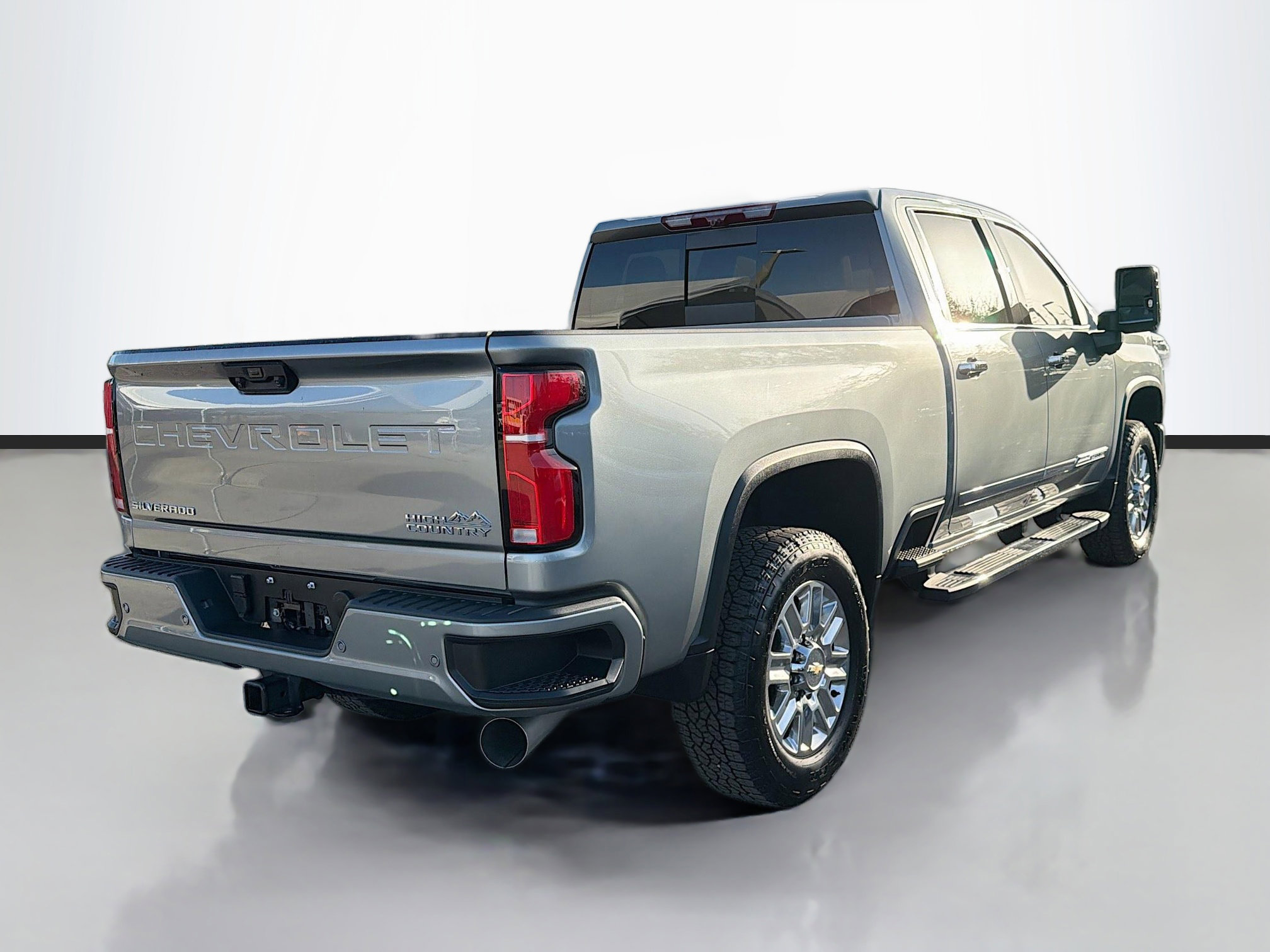 Used 2025 Chevrolet Silverado 2500 High Country w/ Technology Package image 3