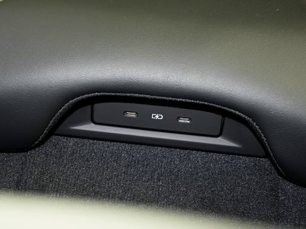 New 2026 Porsche Taycan 4S AWD/4WD image 37