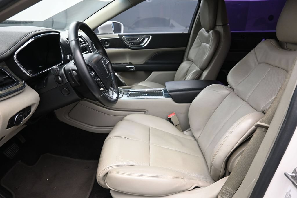 Used 2017 Lincoln Continental Reserve w/ Technology Package FWD image 19