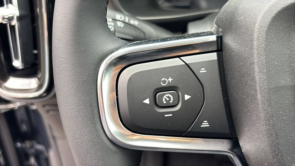 New 2026 Volvo XC40 B5 Plus w/ Protection Package Premier AWD/4WD image 16