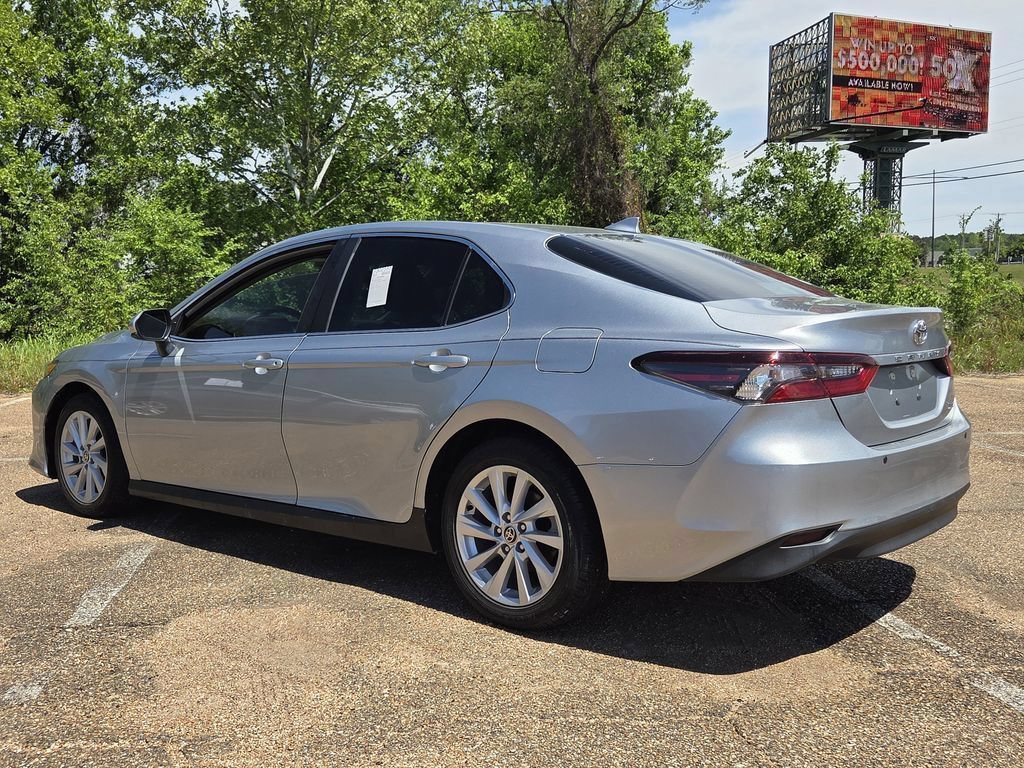 Used 2023 Toyota Camry LE FWD image 6