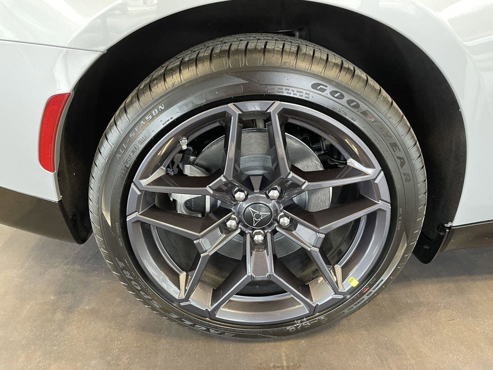 New 2024 Dodge Charger R/T w/ Plus Group image 31