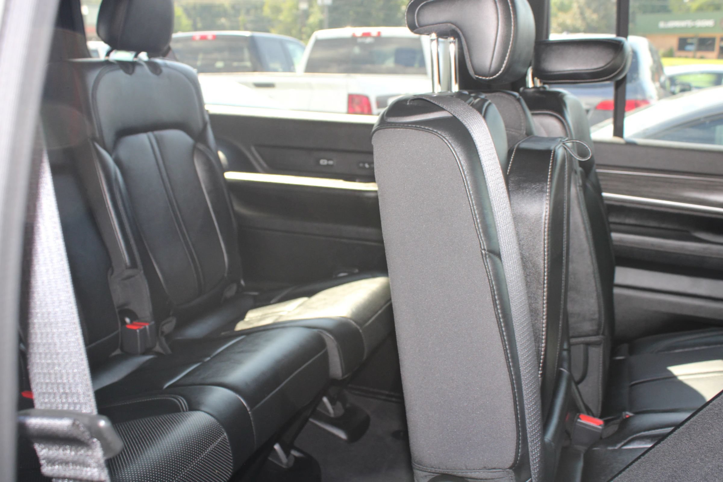 Used 2024 Jeep Wagoneer L Series II w/ Flexible Seating Group AWD/4WD image 26