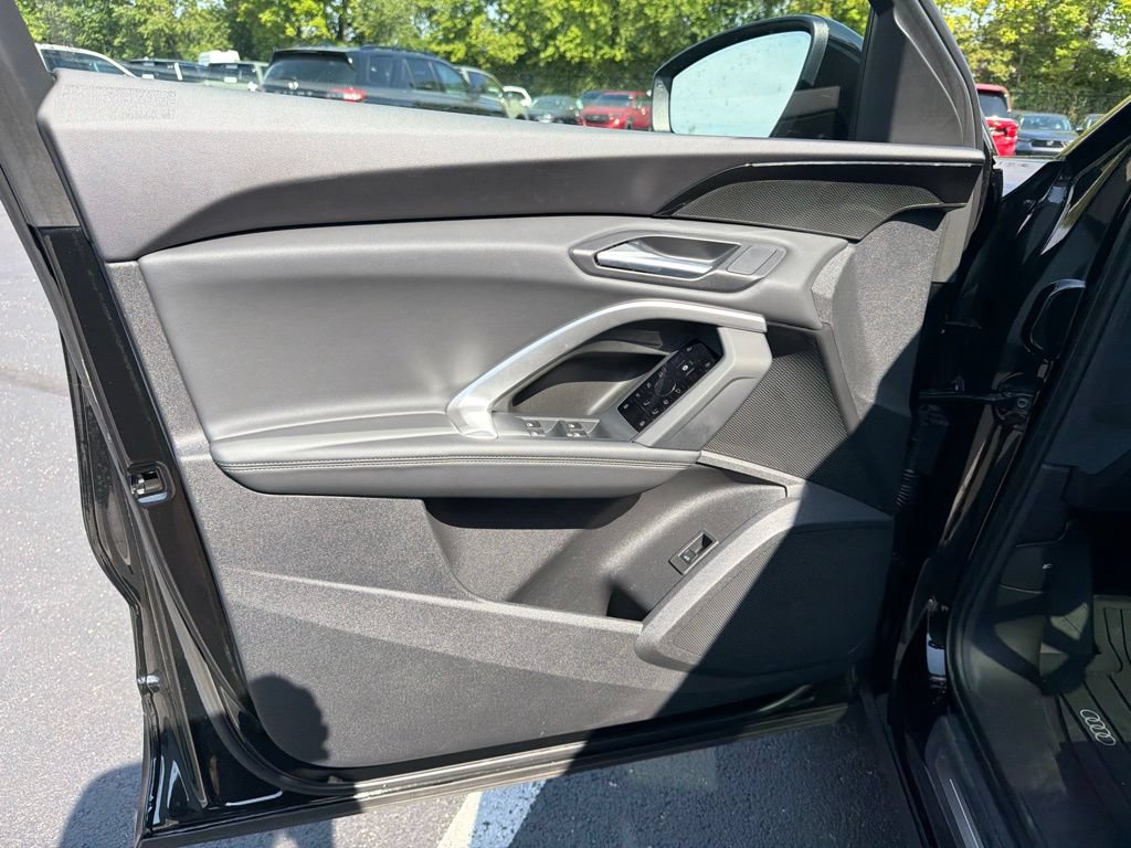 Used 2025 Audi Q5 Premium w/ Convenience Package AWD/4WD image 18