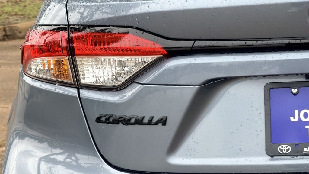 Used 2026 Toyota Corolla LE FWD image 9