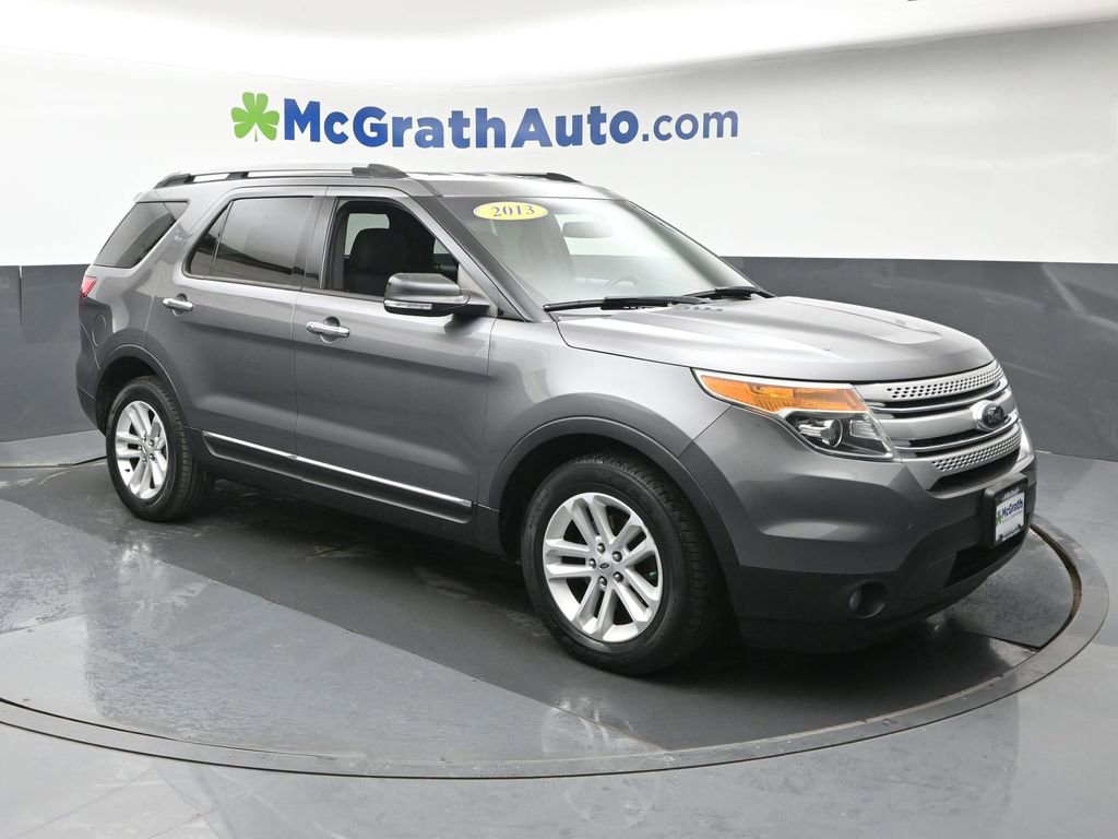 Used 2013 Ford Explorer XLT image 2