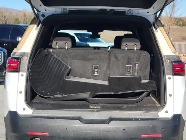 Used 2023 Chevrolet Traverse LT image 14