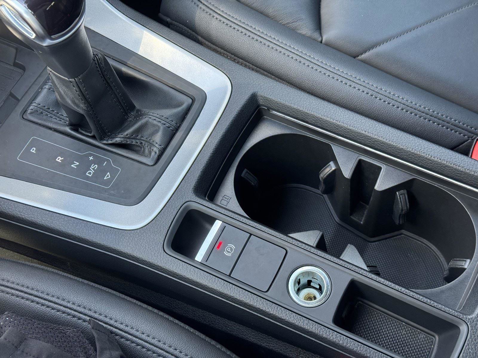 Used 2024 Audi Q3 2.0T Premium image 12