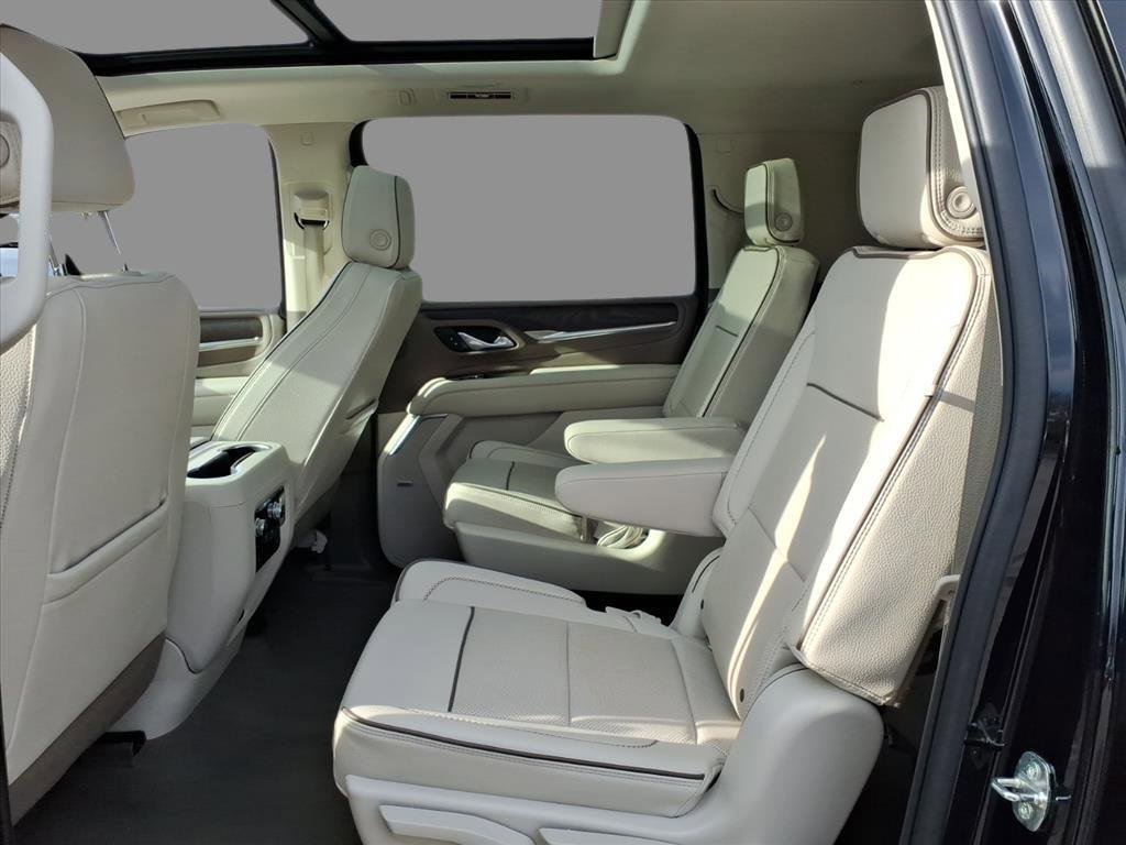 Used 2022 GMC Yukon XL Denali image 5