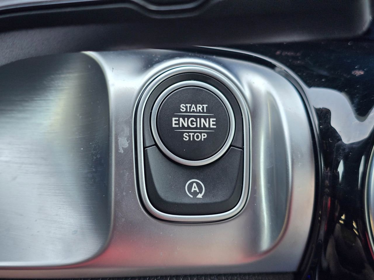 Used 2025 Mercedes-Benz GLB 250 4MATIC image 22