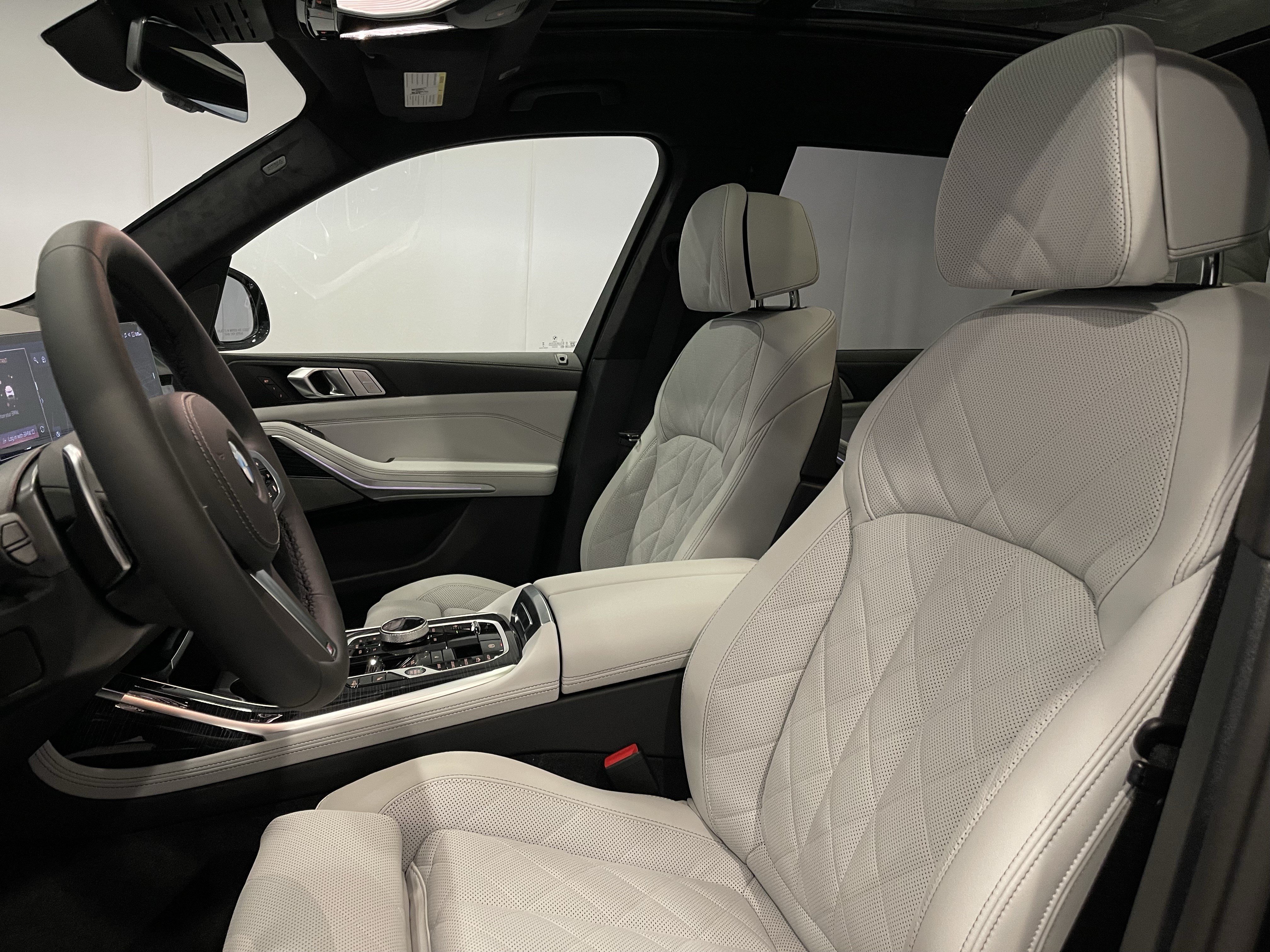 New 2027 BMW X7 xDrive40i w/ M Sport Package AWD/4WD image 8