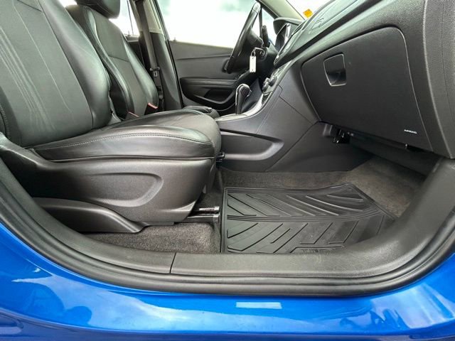 Used 2016 Chevrolet Trax LT w/ LT Convenience Package AWD/4WD image 29
