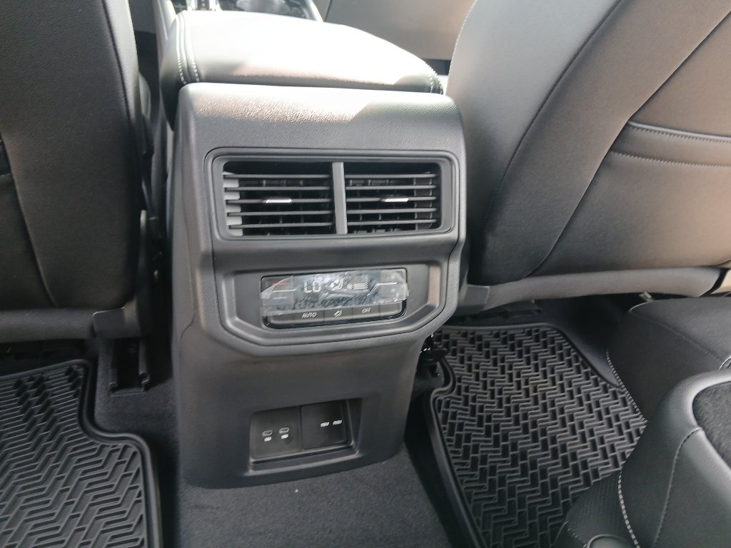 New 2026 Volkswagen Atlas SE FWD image 20