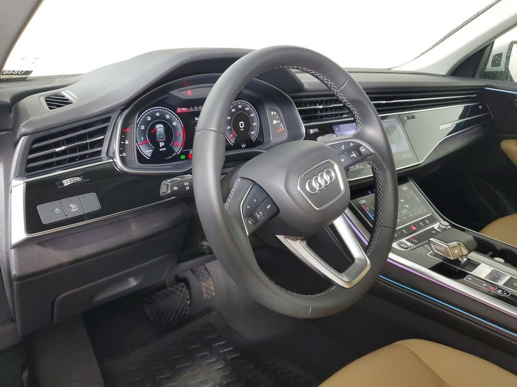 Used 2025 Audi Q8 Premium Plus AWD/4WD image 24