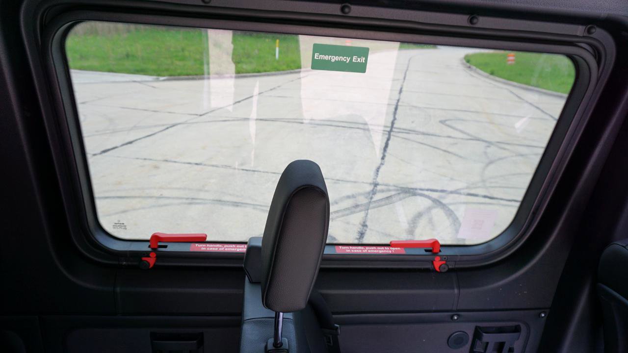 Used 2025 Mercedes-Benz Sprinter 2500 image 27