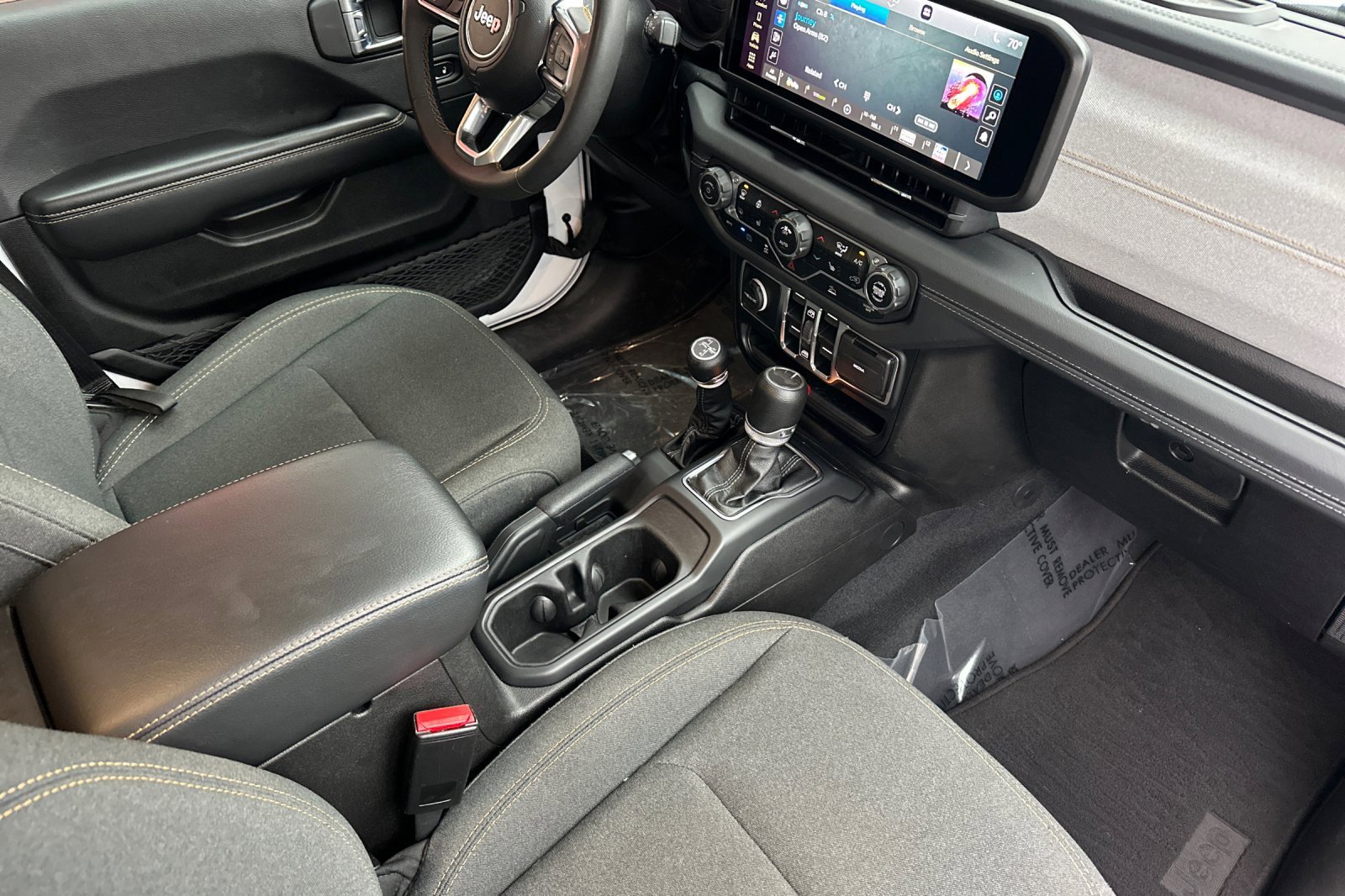 Used 2024 Jeep Wrangler Unlimited Sahara image 15