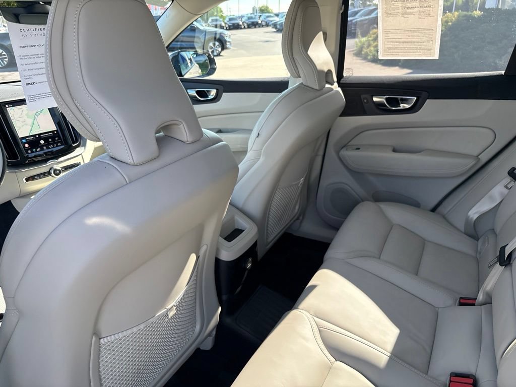 Certified 2025 Volvo XC60 T8 Ultra AWD/4WD image 32
