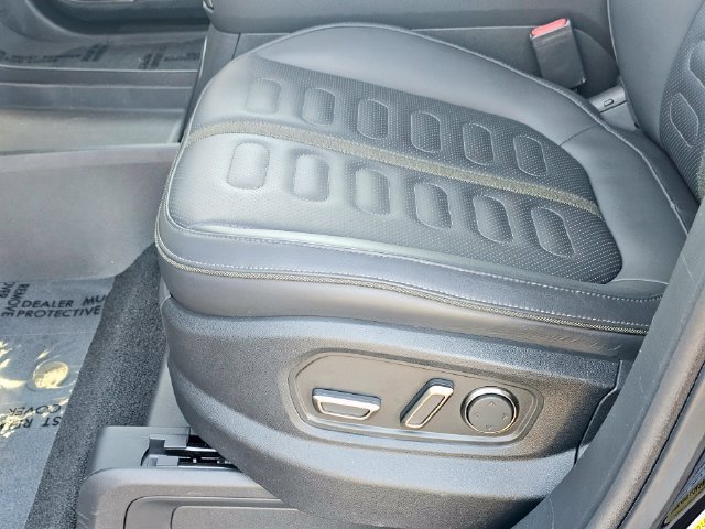 Used 2024 Rivian R1T Adventure Dual AWD/4WD image 19