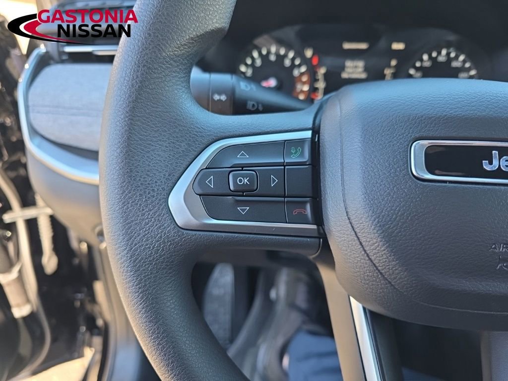 Used 2025 Jeep Compass Sport image 26