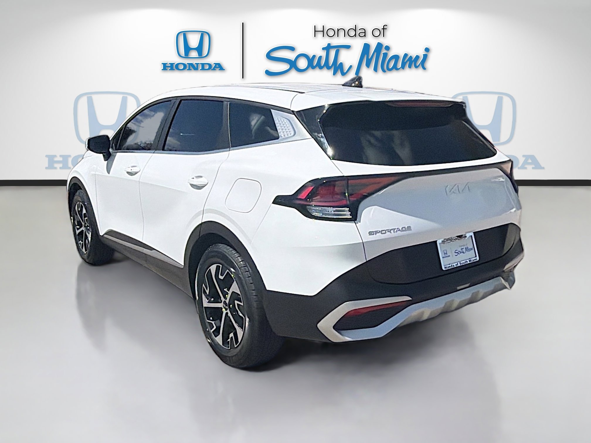 Used 2024 Kia Sportage EX image 5