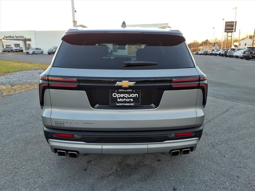 Used 2025 Chevrolet Traverse LT AWD/4WD image 5
