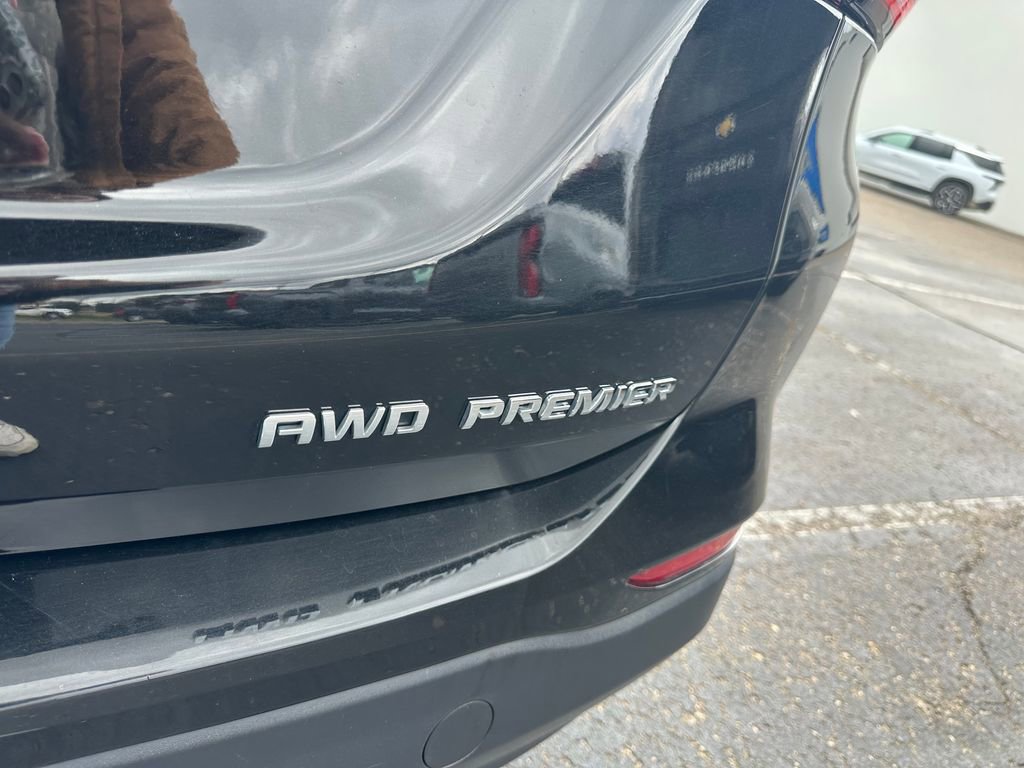 Used 2024 Chevrolet Equinox Premier w/ LPO, Floor Liner Package AWD/4WD image 26