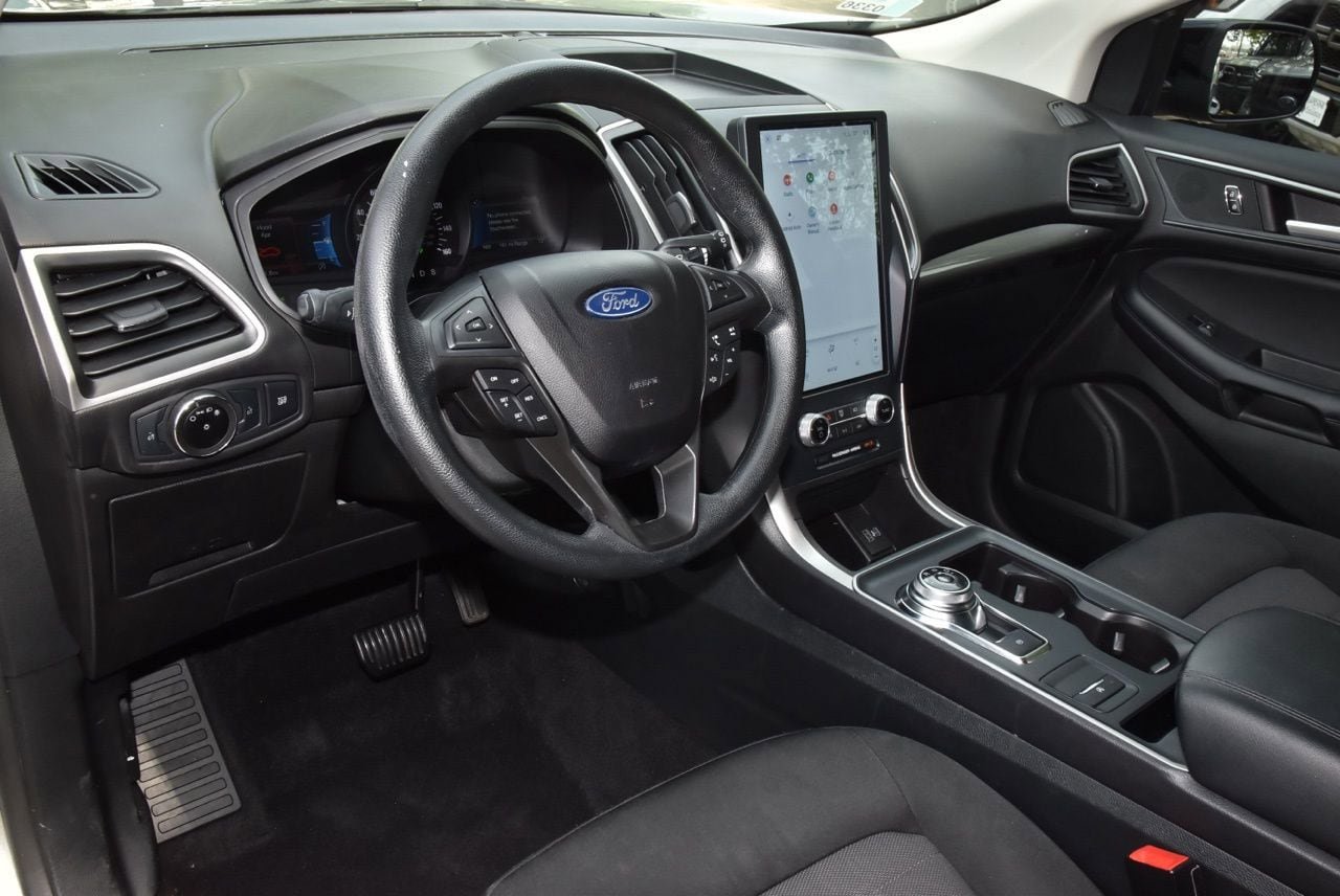 Certified 2023 Ford Edge SE w/ Black Appearance Package image 31