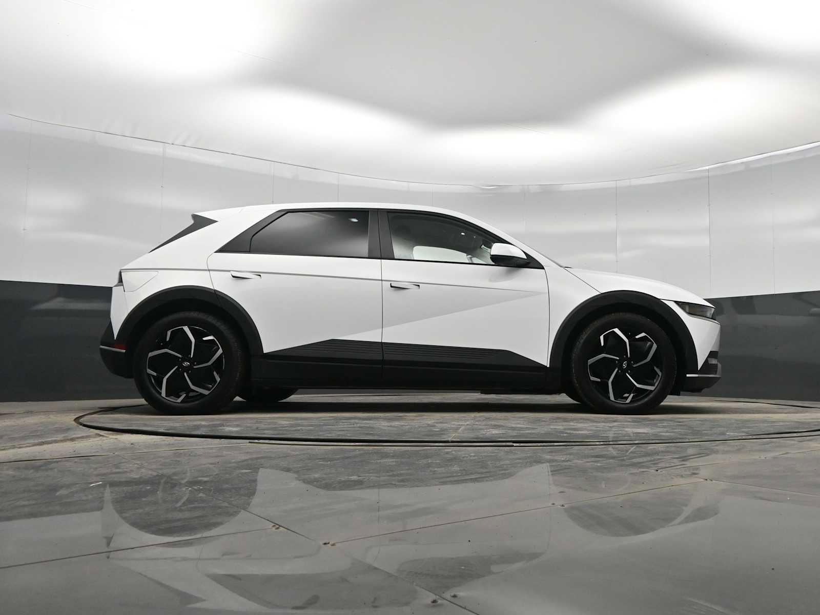 Used 2022 Hyundai Ioniq 5 SE w/ Cargo Package image 37