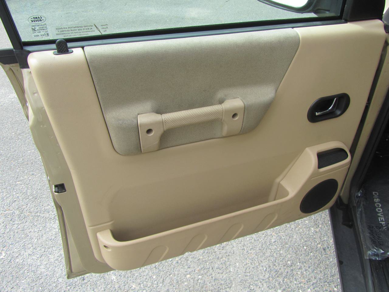 Used 2004 Land Rover Discovery S7 AWD/4WD image 17