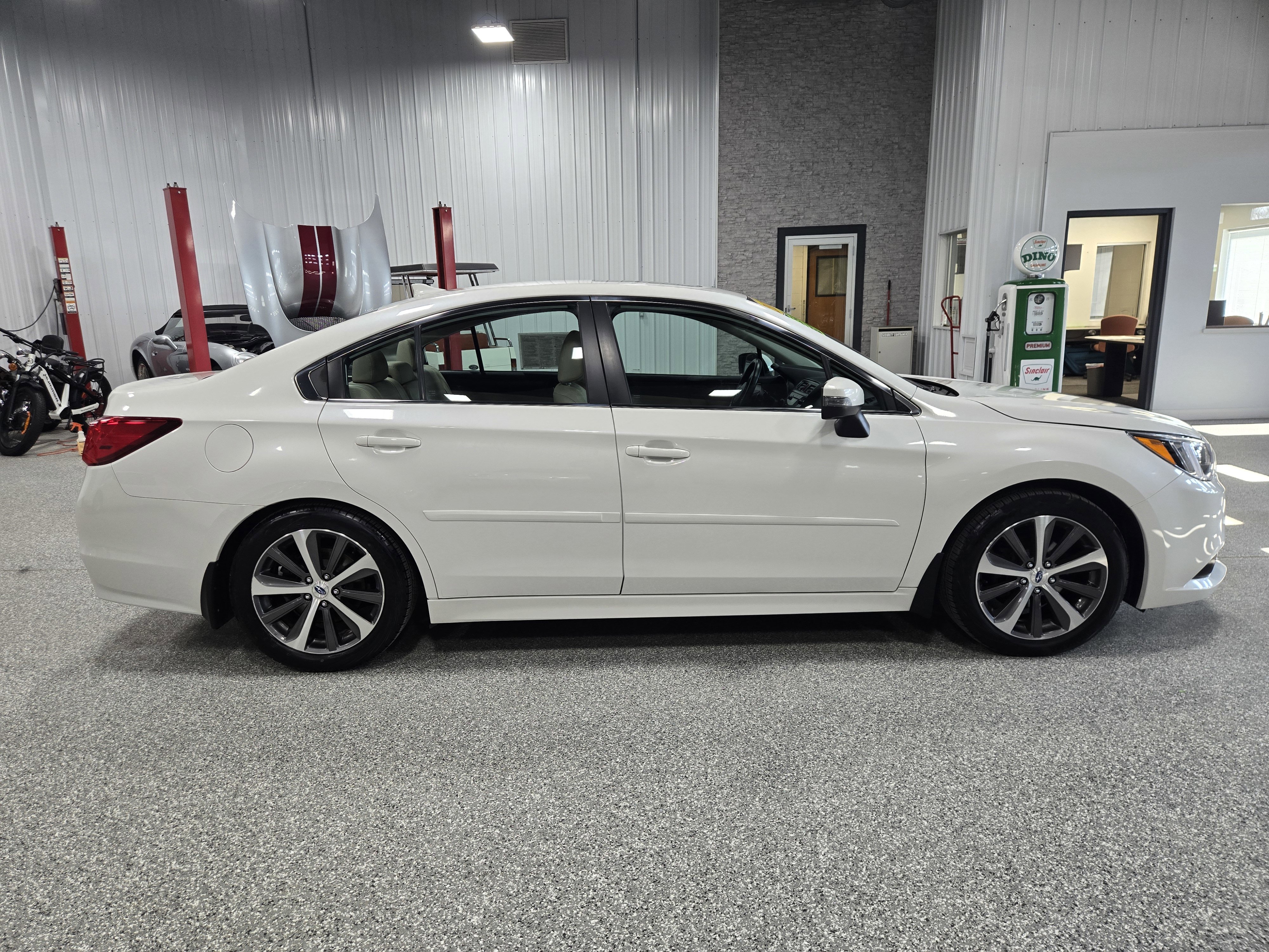Used 2016 Subaru Legacy 2.5i Limited image 6