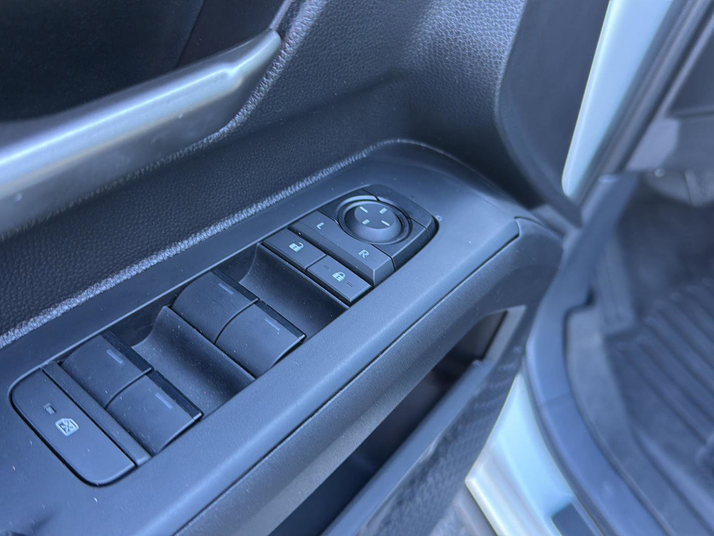 Used 2025 Toyota Tacoma TRD Off-Road image 25