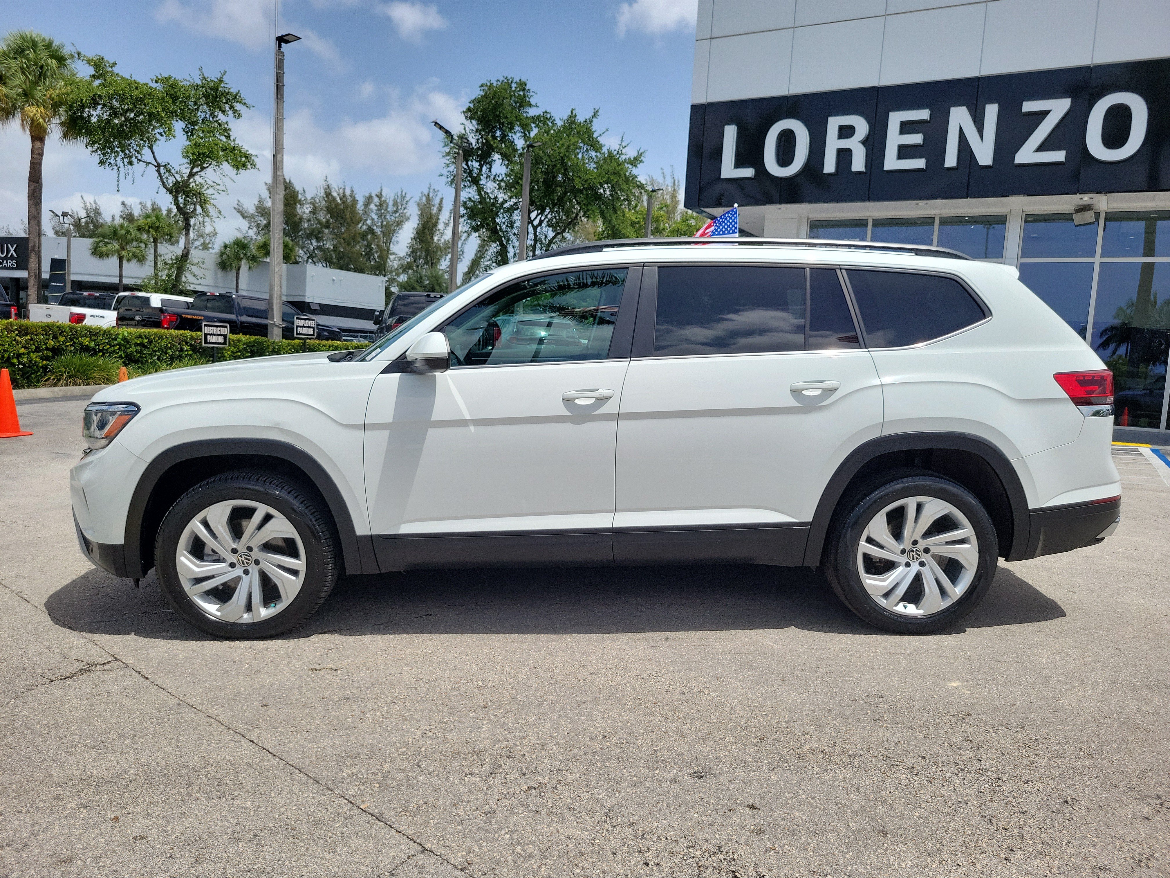 Used 2023 Volkswagen Atlas SE FWD image 8