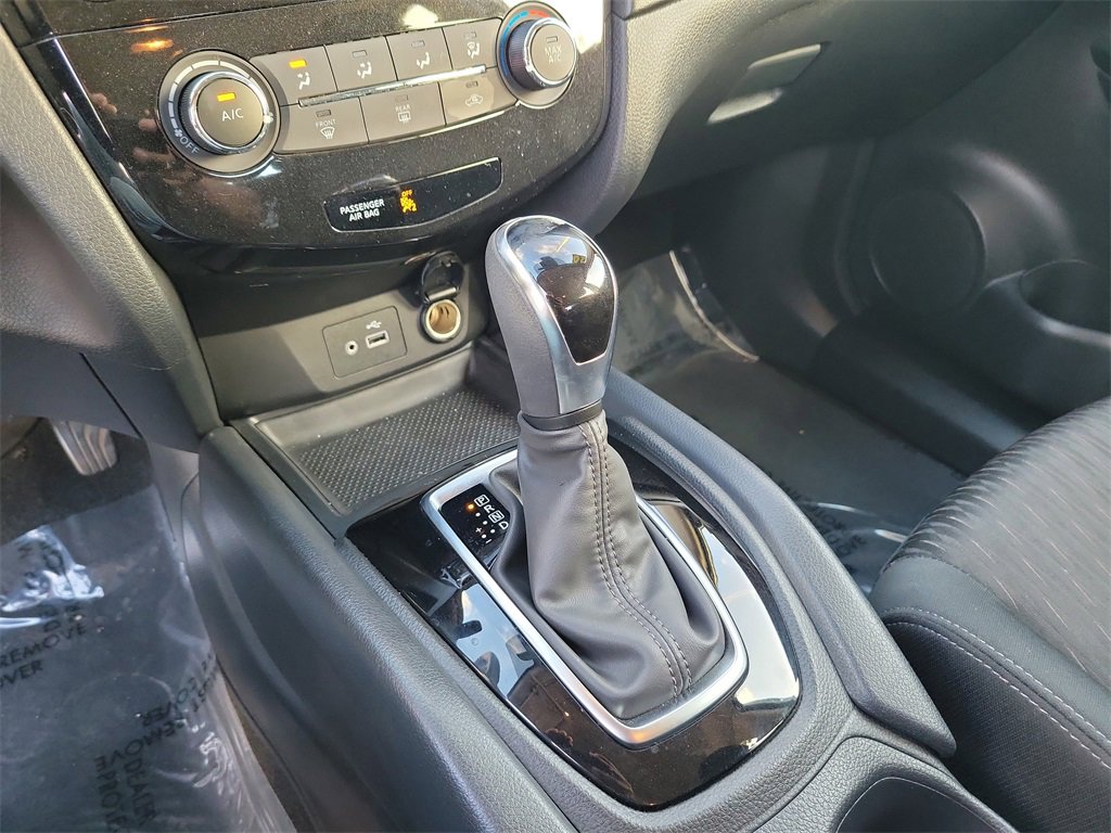 Certified 2020 Nissan Rogue S image 22