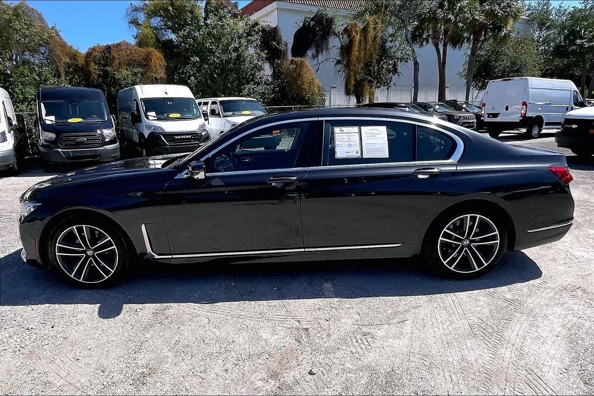 Used 2022 BMW 750i xDrive w/ Executive Package AWD/4WD image 30