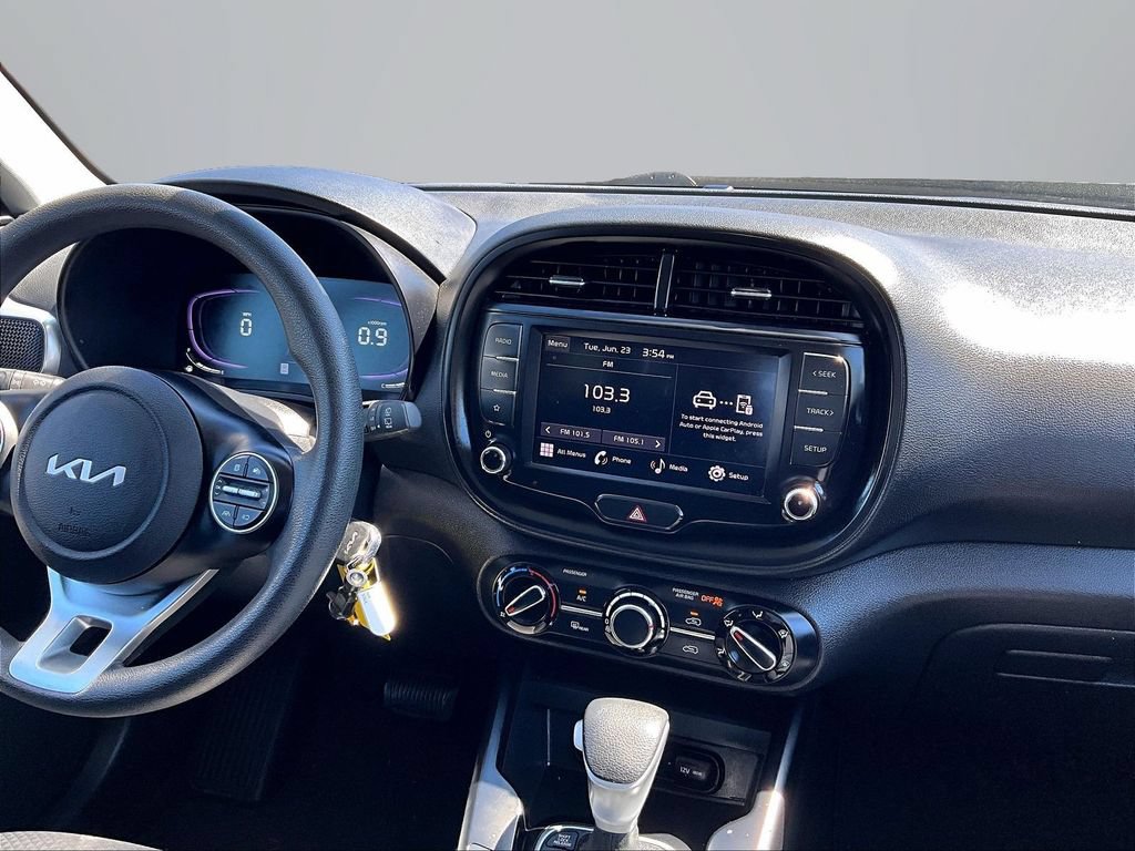 Used 2023 Kia Soul LX w/ Option Group 015 FWD image 7
