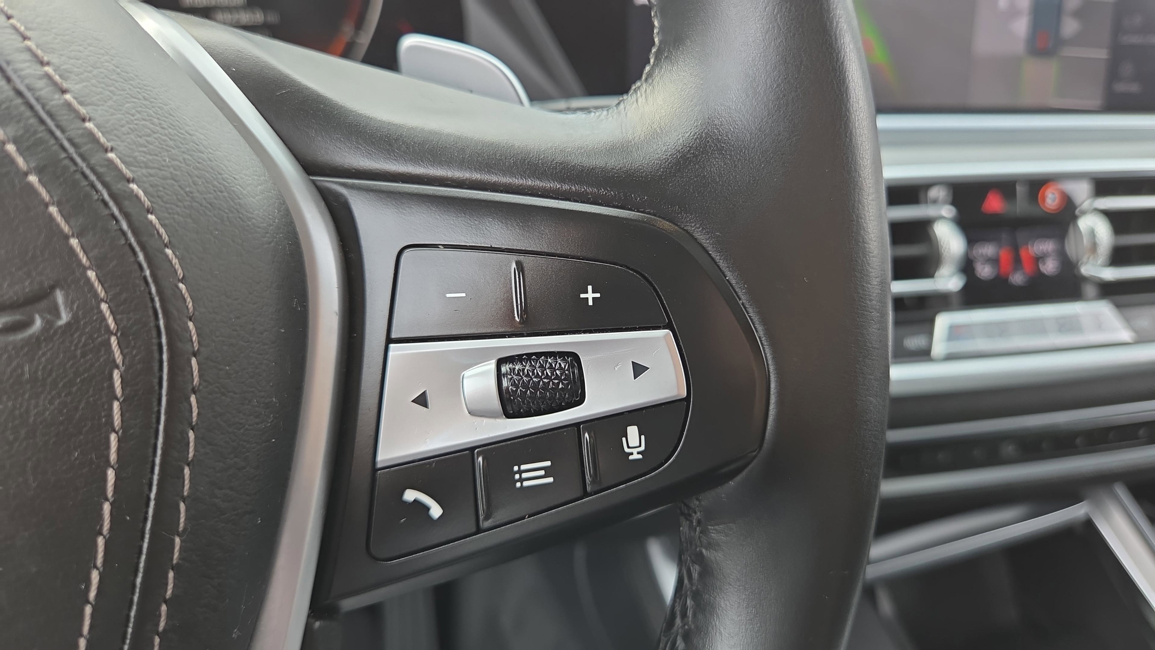 Used 2019 BMW X5 xDrive50i w/ Parking Assistance Package image 22