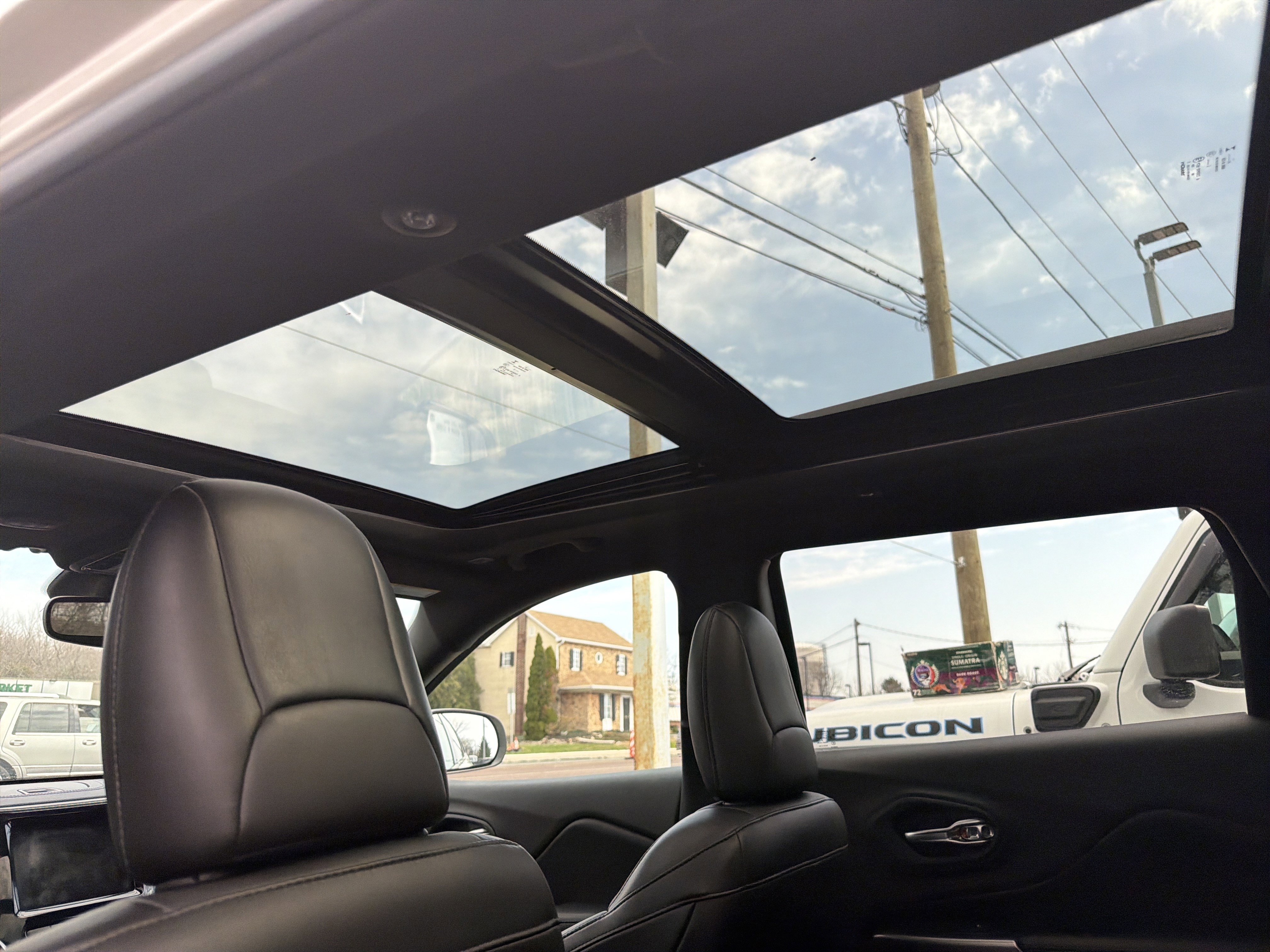 Certified 2019 Jeep Cherokee High Altitude image 13