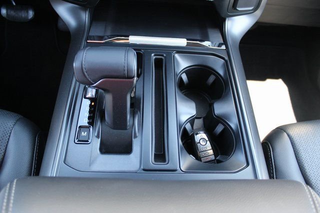 Used 2024 Ford F150 Lariat image 24