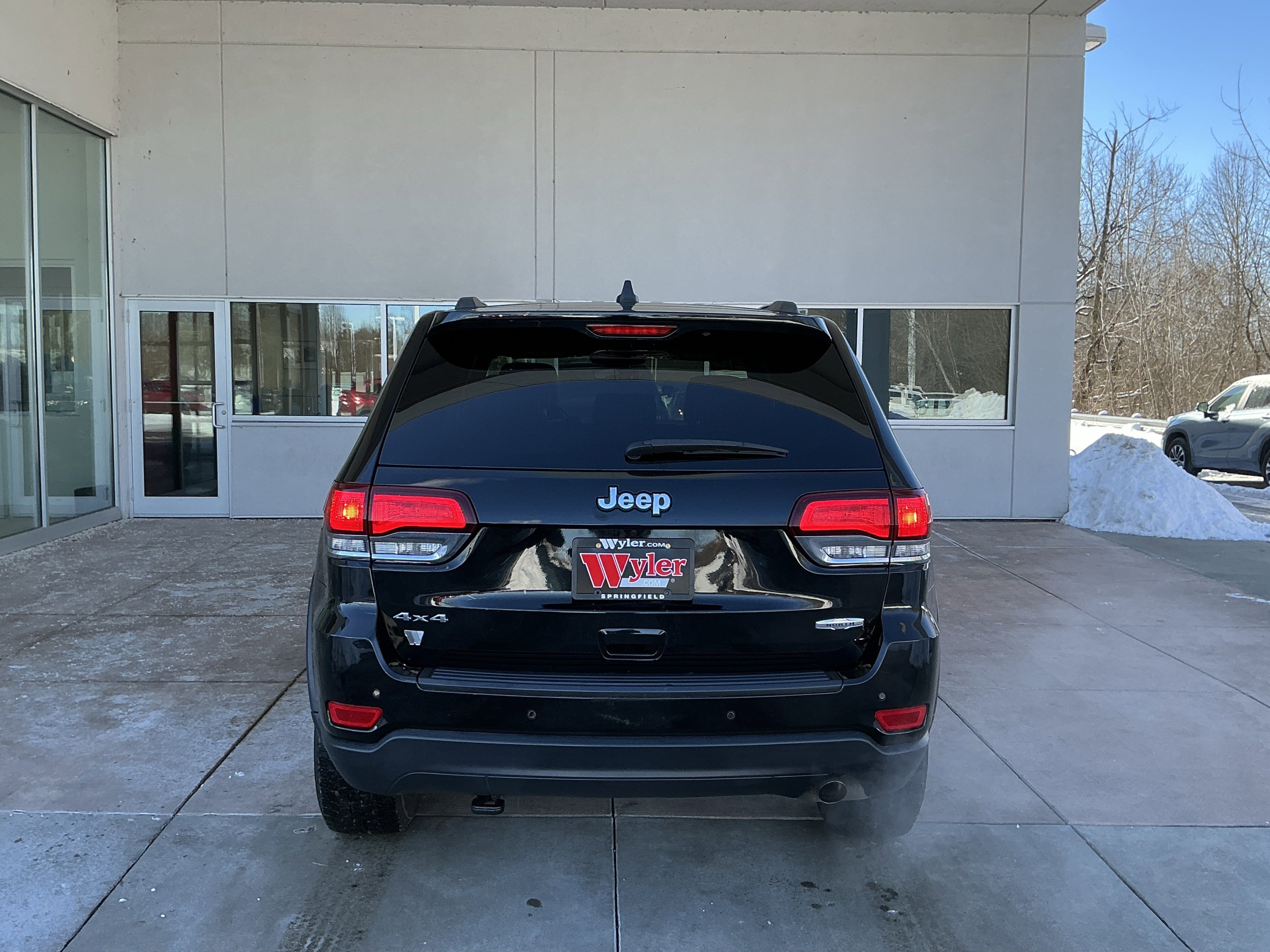 Used 2020 Jeep Grand Cherokee Laredo w/ Quick Order Package 2BN North image 21