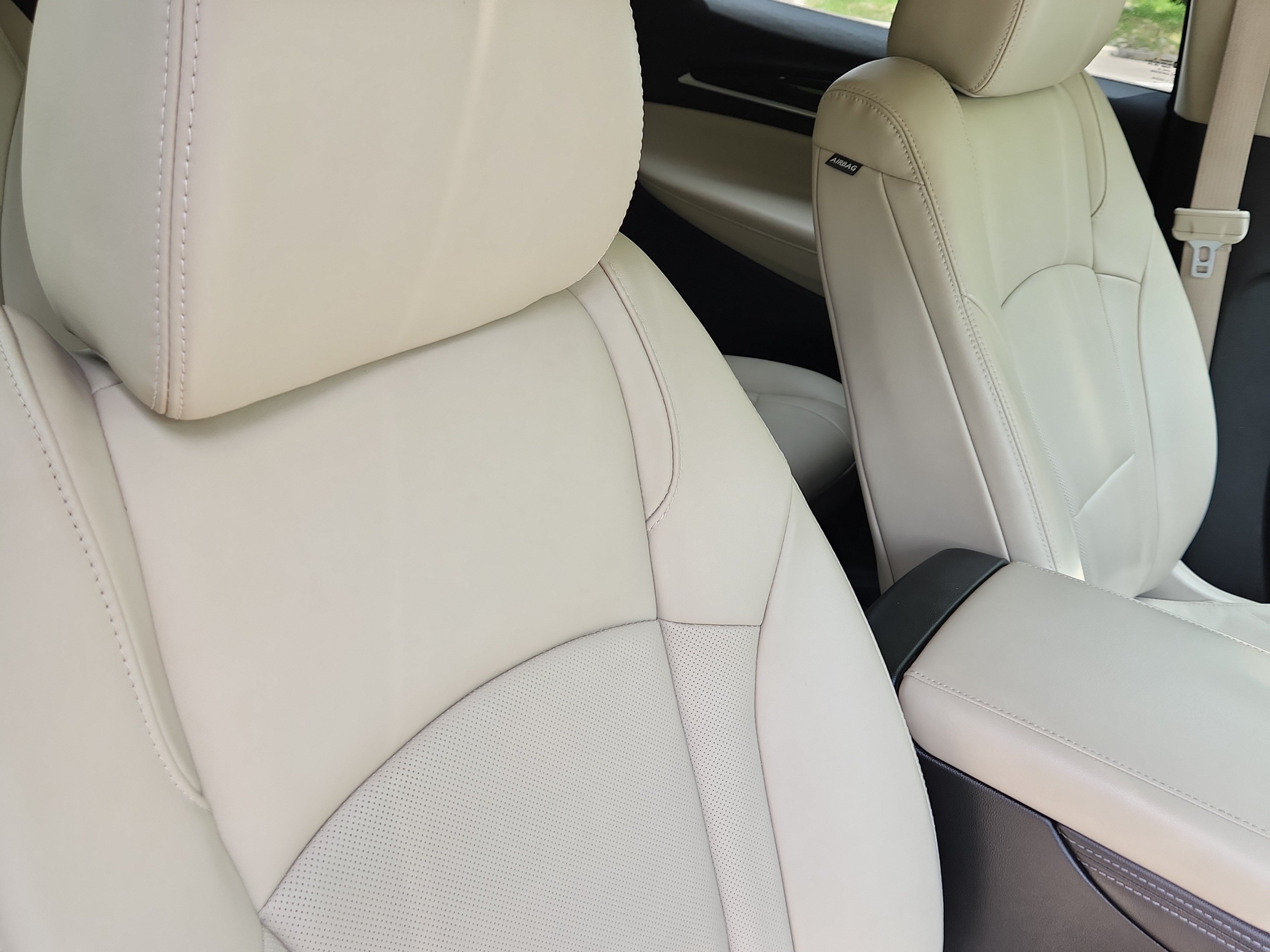 Used 2020 Buick Enclave Essence w/ LPO, Floor Liner Package AWD/4WD image 14