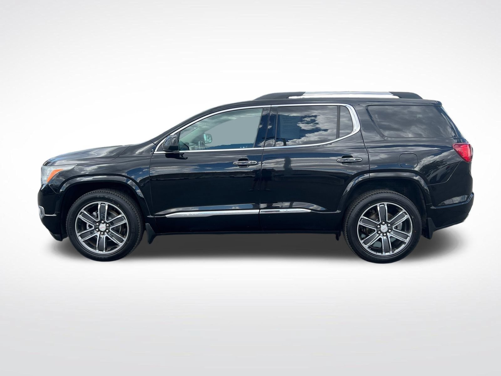 Used 2017 GMC Acadia Denali w/ Technology Package AWD/4WD image 6