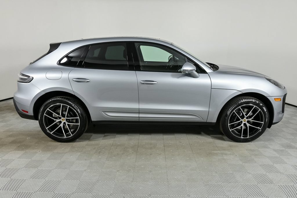 Certified 2026 Porsche Macan AWD/4WD image 27